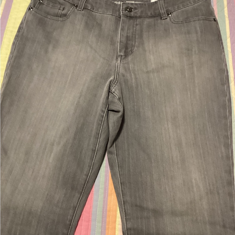 Chico’s women’s platinum demon grey jeans.